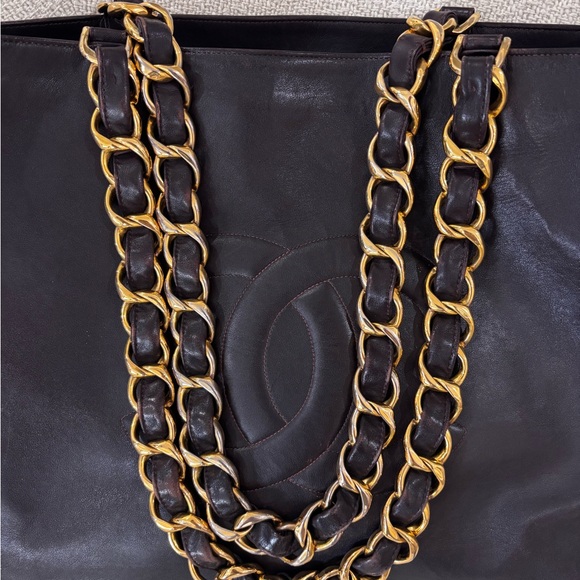 Authentic CHANEL brown CC large lambskin executive tote gold hardware - Picture 11 of 16